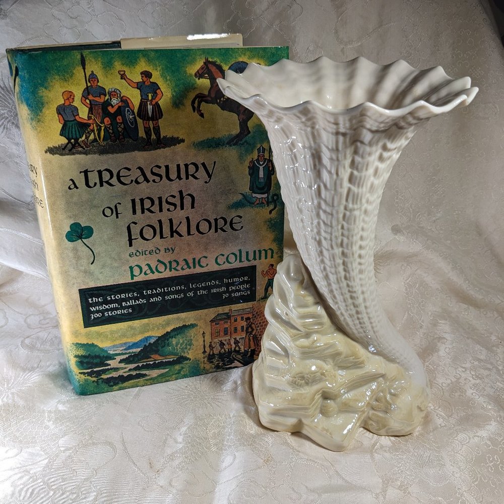 Vtg Belleek  Rock Spill Cornucopia Trumpet Vase 6th Mark 1965-1980 Beautiful